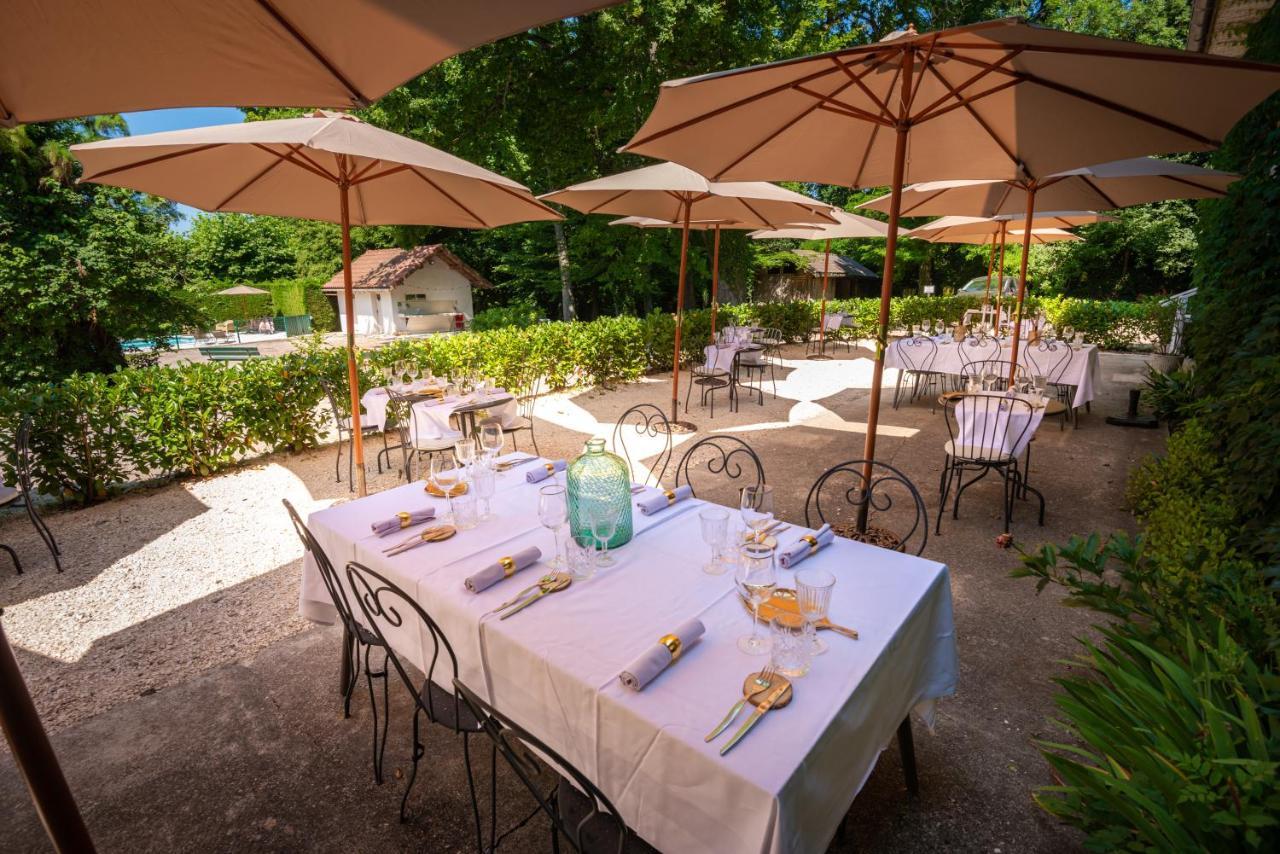 Chateau Des Ayes - Chambres & Suites Saint-Étienne-de-Saint-Geoirs Eksteriør billede