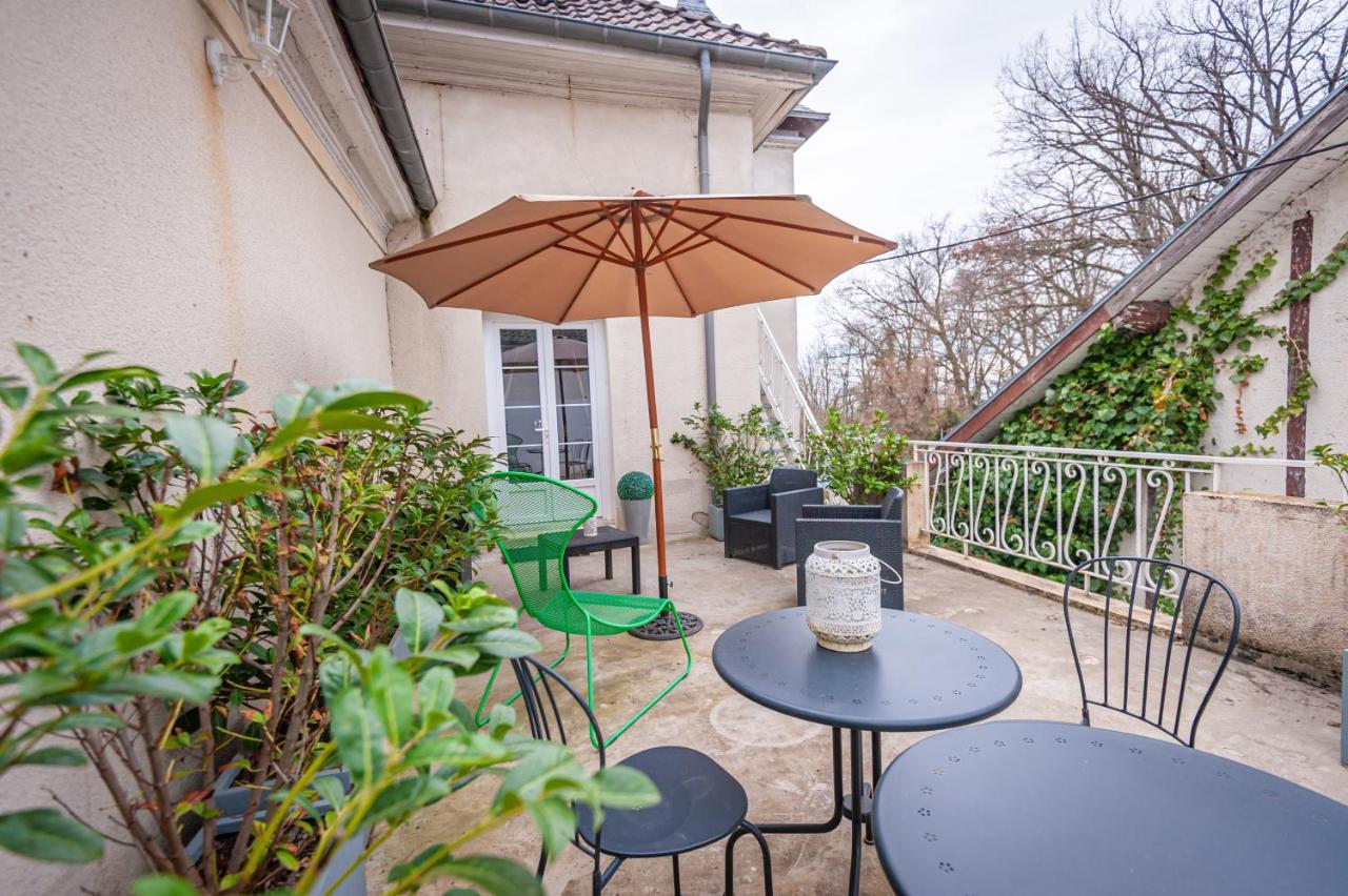 Chateau Des Ayes - Chambres & Suites Saint-Étienne-de-Saint-Geoirs Eksteriør billede