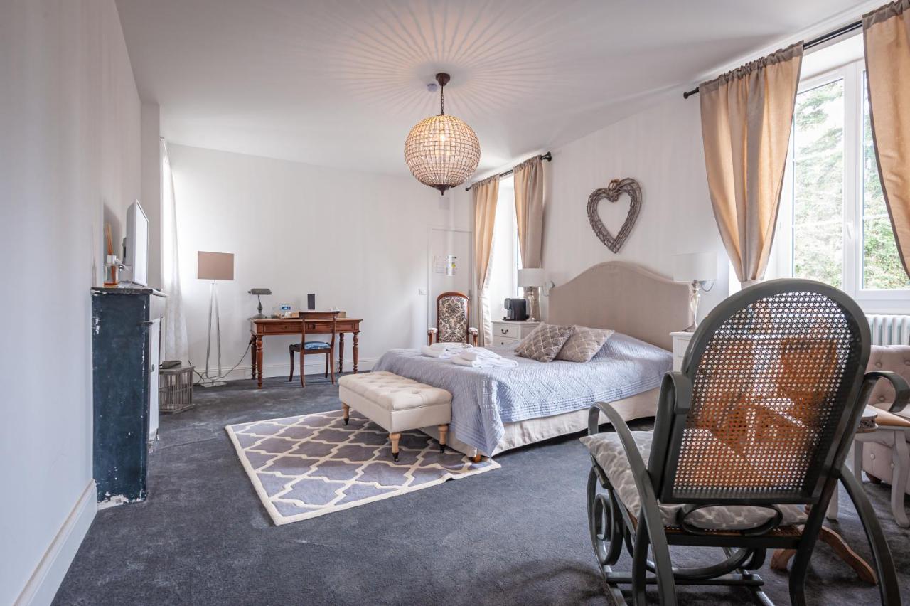 Chateau Des Ayes - Chambres & Suites Saint-Étienne-de-Saint-Geoirs Eksteriør billede