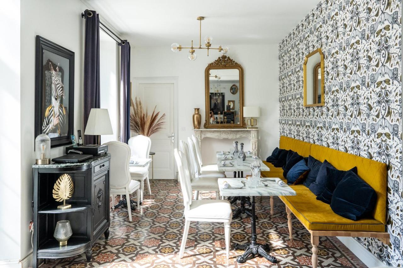 Chateau Des Ayes - Chambres & Suites Saint-Étienne-de-Saint-Geoirs Eksteriør billede